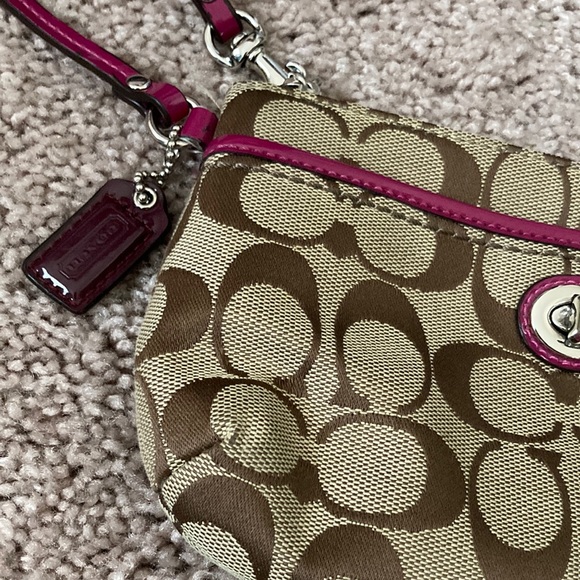 Coach Classic Pattern with Pink Accent Wristlet - Picture 3 of 8